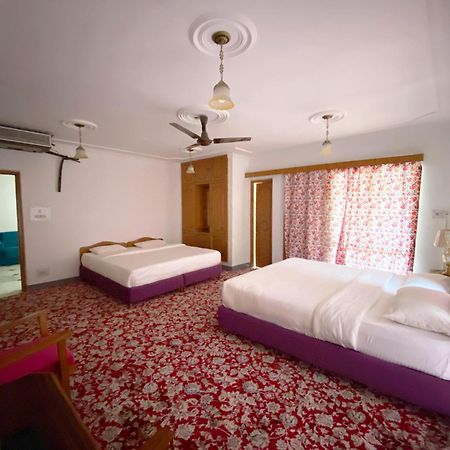 Hotel Season Palace Srīnagar Zewnętrze zdjęcie
