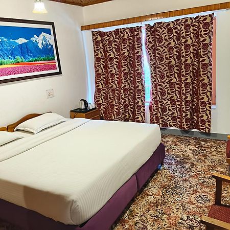 Hotel Season Palace Srīnagar Zewnętrze zdjęcie