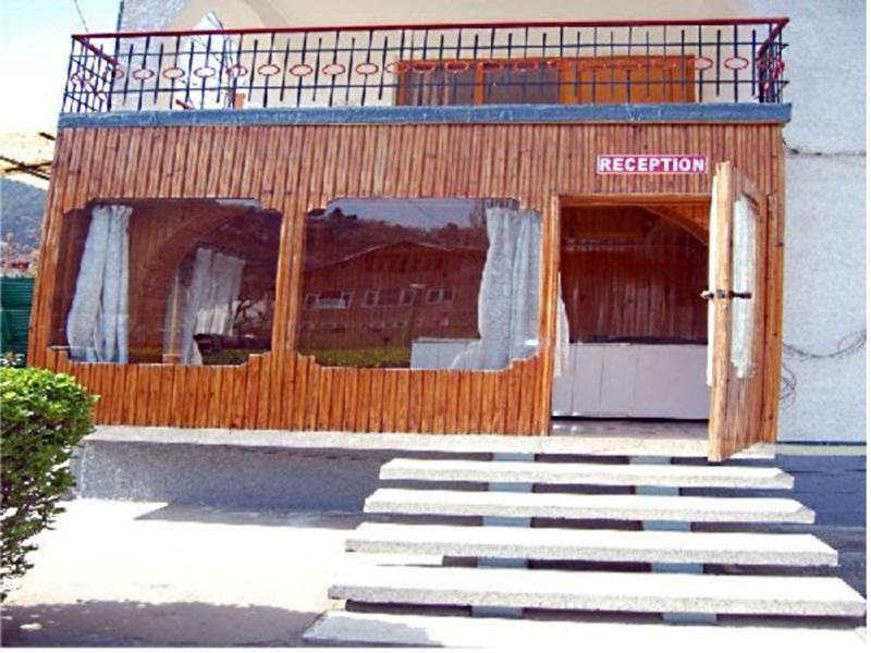 Hotel Season Palace Srīnagar Zewnętrze zdjęcie